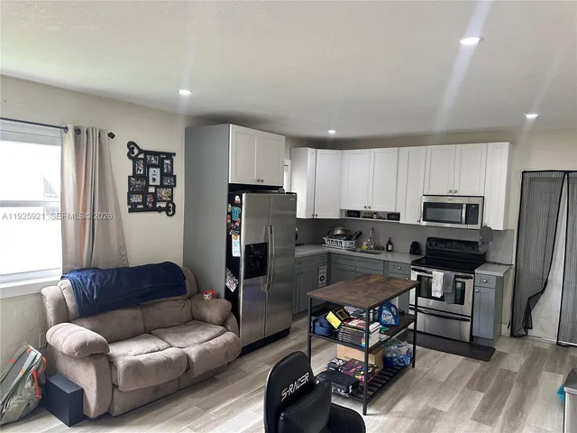 $1,700 | 1147 Northeast 113th Street, Unit 1147, Miami, FL 33161