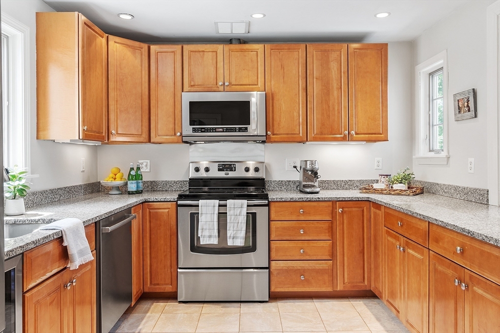 61 Fairview Road Lynnfield, MA 01940 - Photo 3 of 41 Gallery Image 3