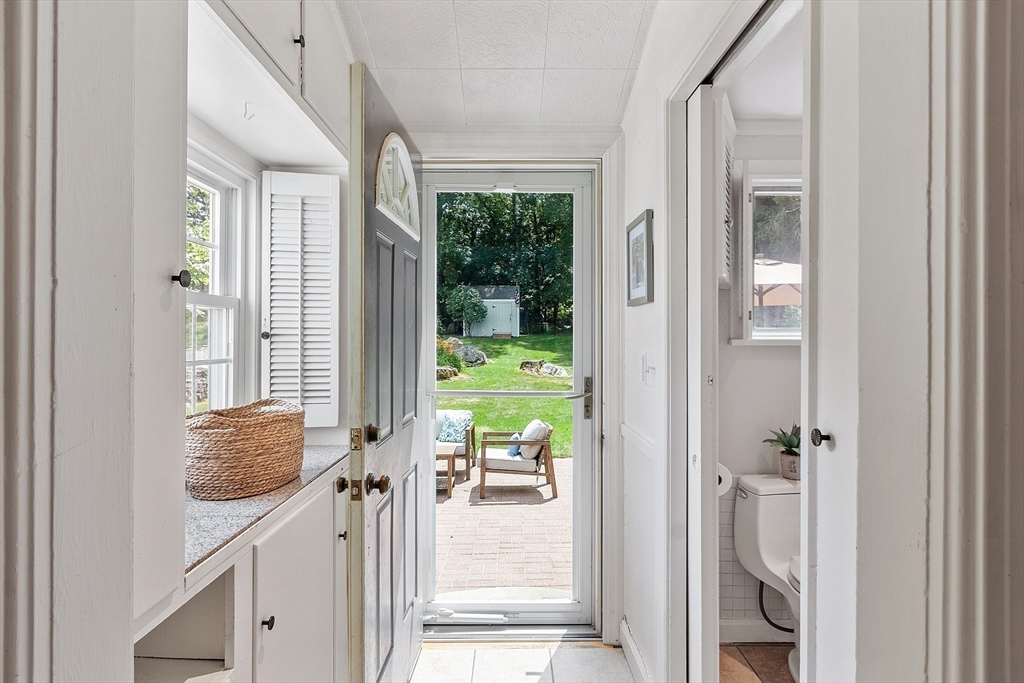 61 Fairview Road Lynnfield, MA 01940 - Photo 6 of 41 Gallery Image 6