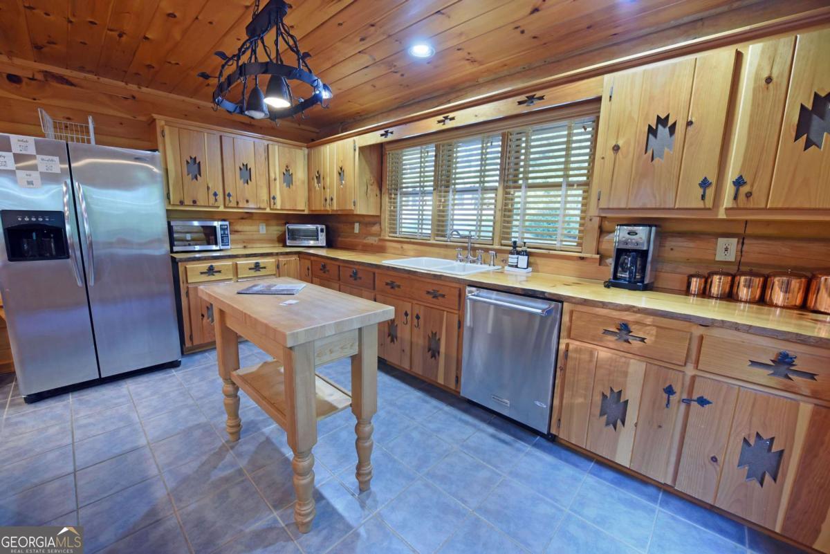 2682 Douthit Road Mineral Bluff, GA 30559 - Photo 37 of 60