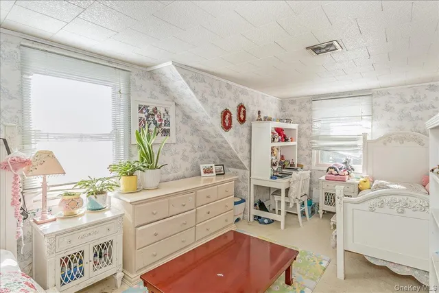 $989,000 | 1683 Stewart Avenue, New Hyde Park, NY 11040