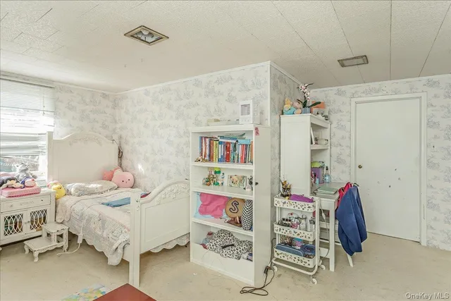 $989,000 | 1683 Stewart Avenue, New Hyde Park, NY 11040