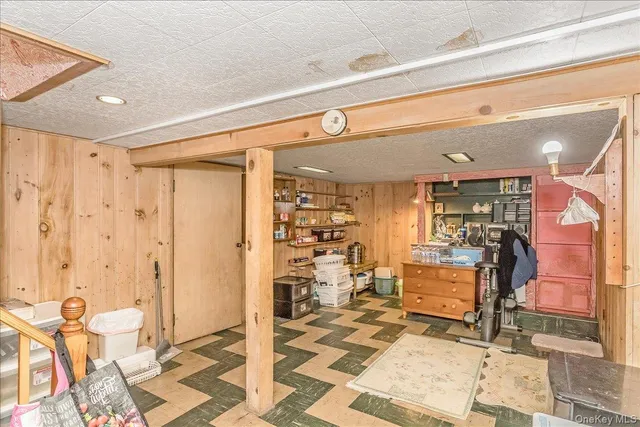 $989,000 | 1683 Stewart Avenue, New Hyde Park, NY 11040