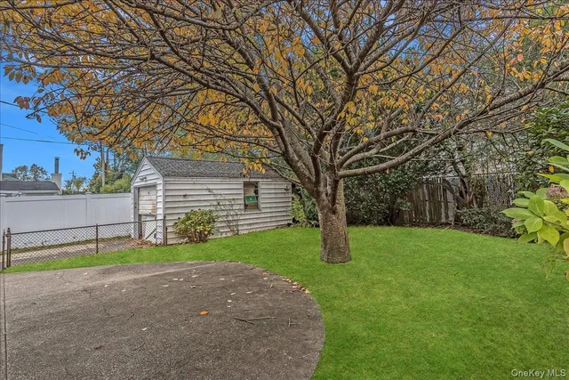 $989,000 | 1683 Stewart Avenue, New Hyde Park, NY 11040