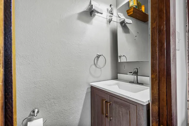 $255,000 | 616 West Street, Baraboo, WI 53913