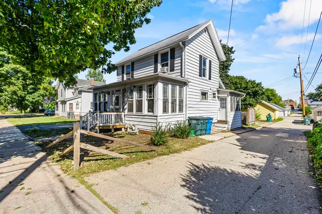 $255,000 | 616 West Street, Baraboo, WI 53913
