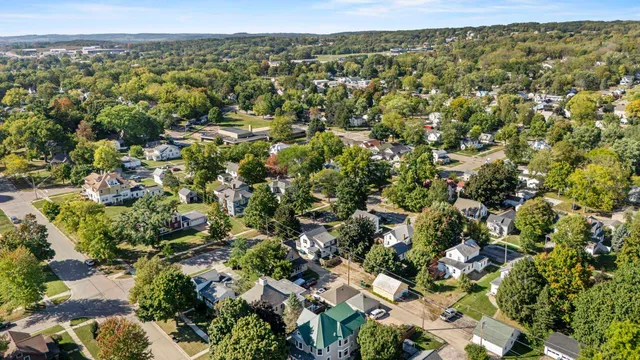 $255,000 | 616 West Street, Baraboo, WI 53913