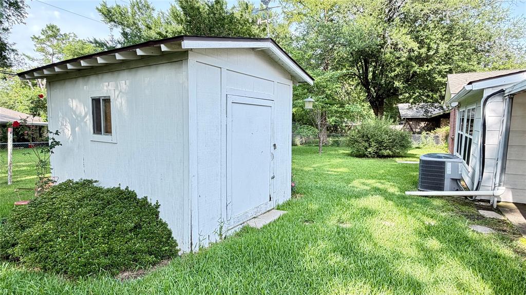 309 Glen Oaks Road Bonham, TX 75418 - Photo 20 of 23