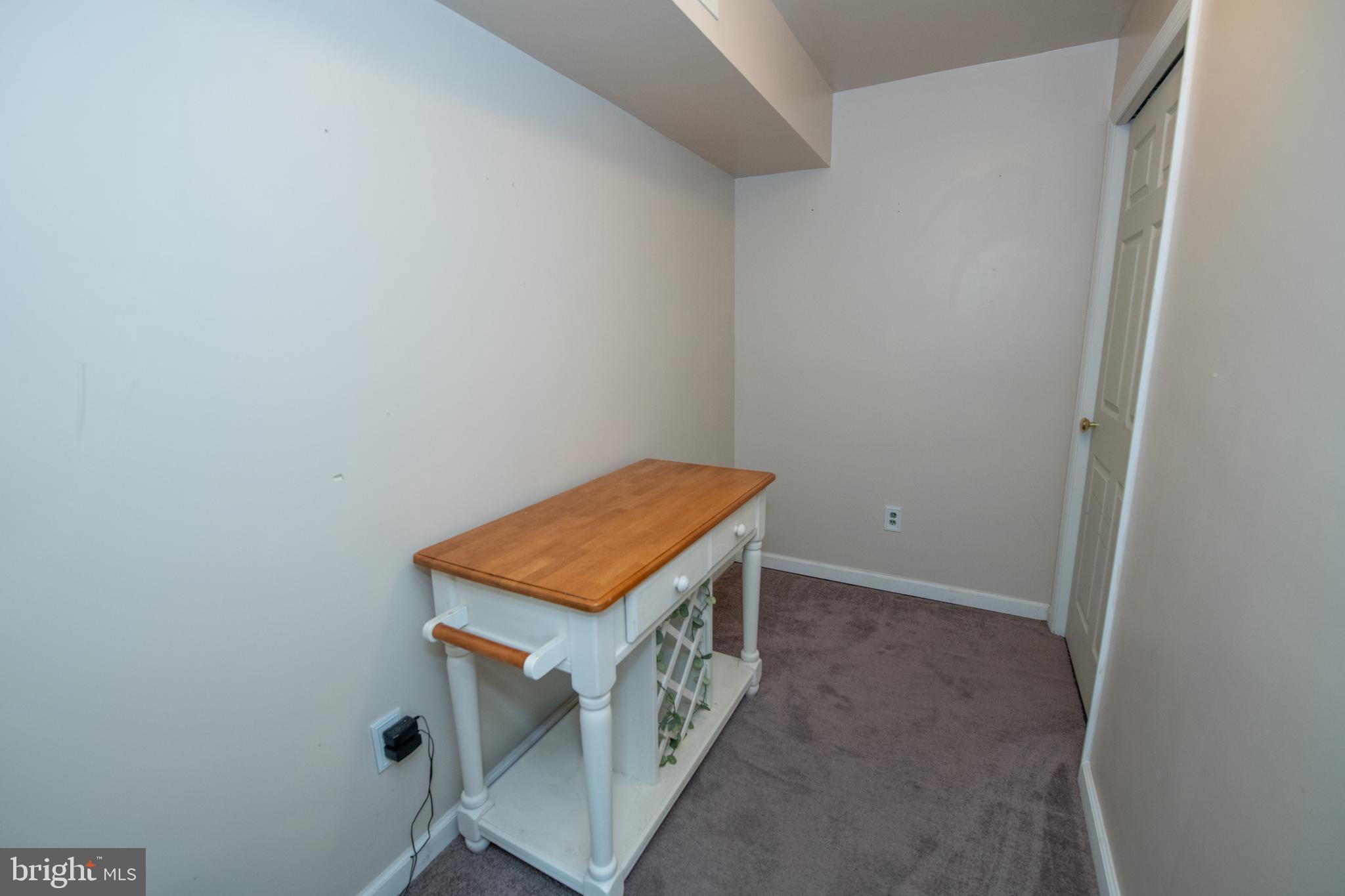 11885 Academy Road, Unit I2 Philadelphia, PA 19154 - Photo 16 of 38 Office/Bonus Room