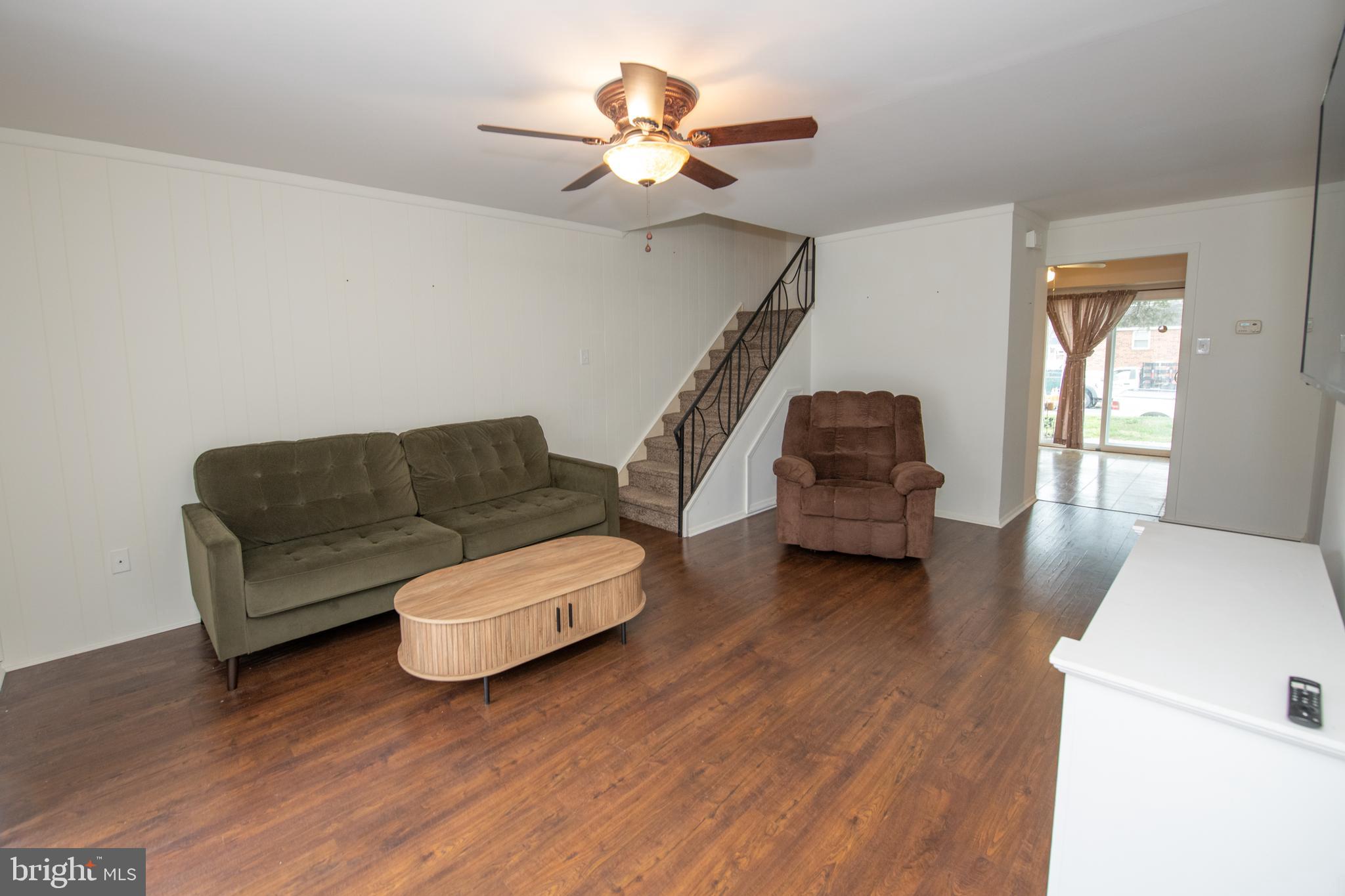 11885 Academy Road, Unit I2 Philadelphia, PA 19154 - Photo 2 of 38 Living Room