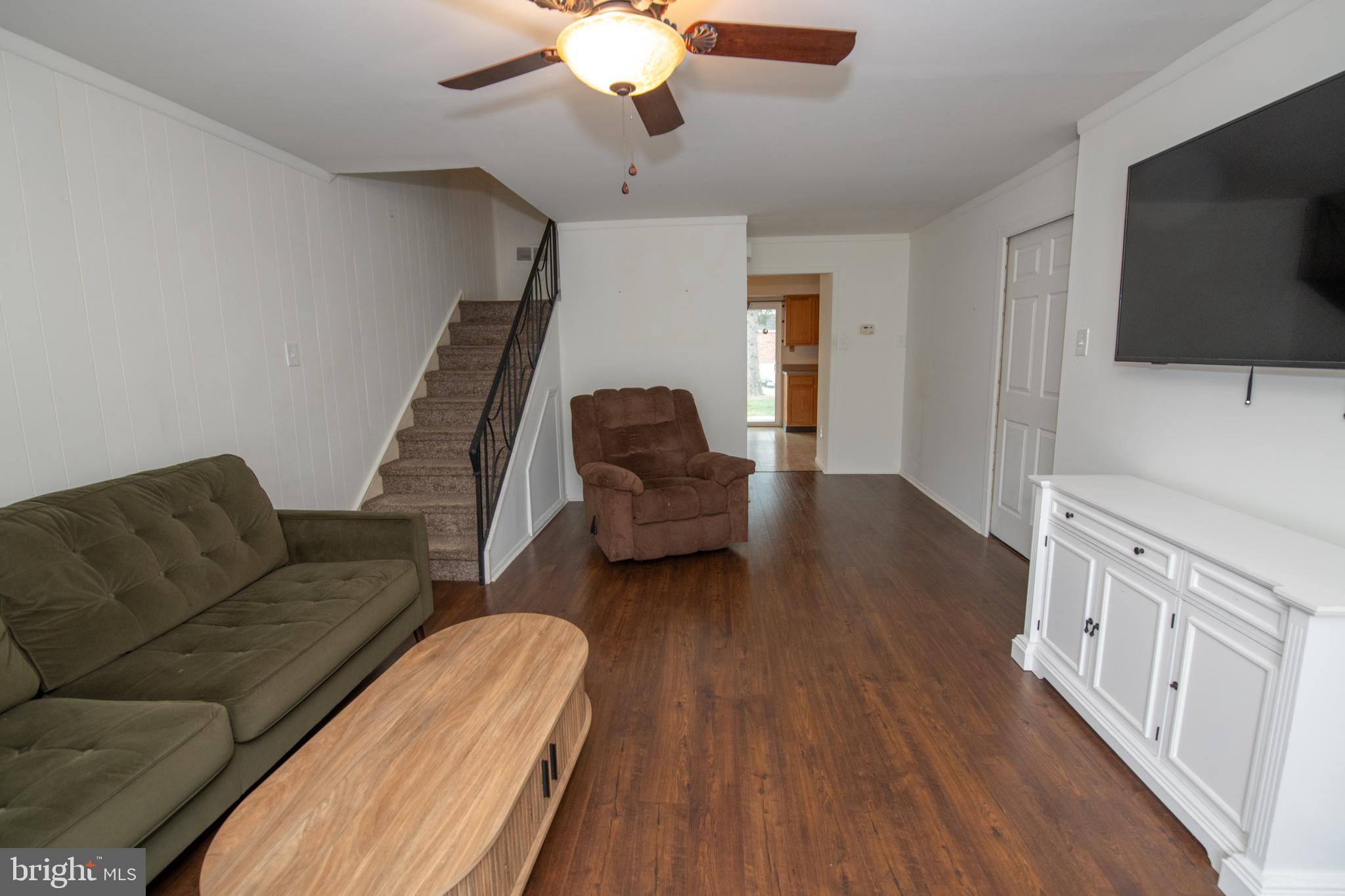 11885 Academy Road, Unit I2 Philadelphia, PA 19154 - Photo 6 of 38 Living Room