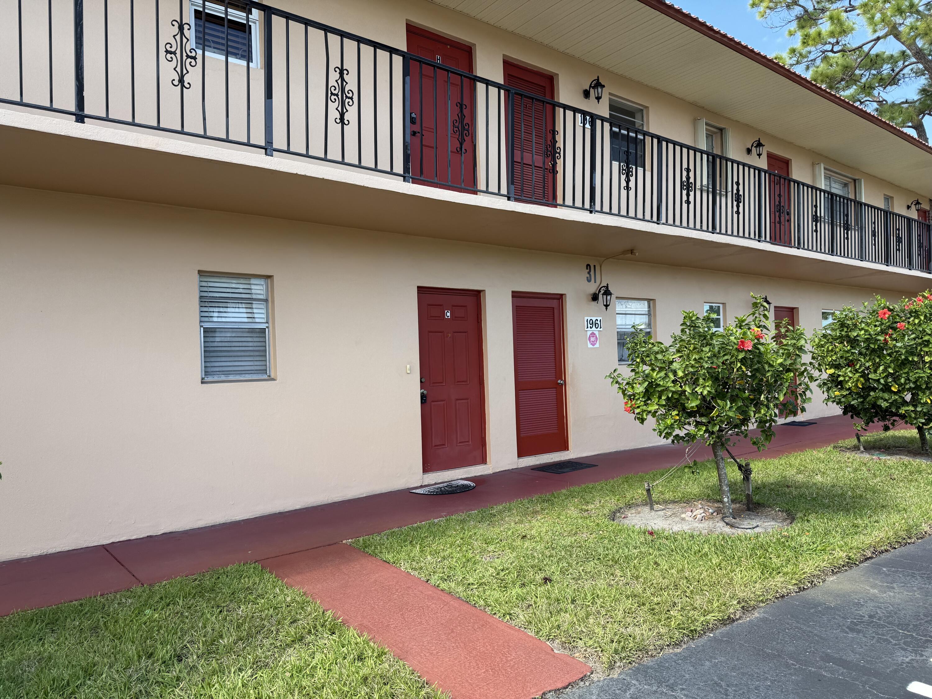 1961 Southwest Palm City Road, Unit 31C Stuart, FL 34994 - Photo 1 of 40 best front2