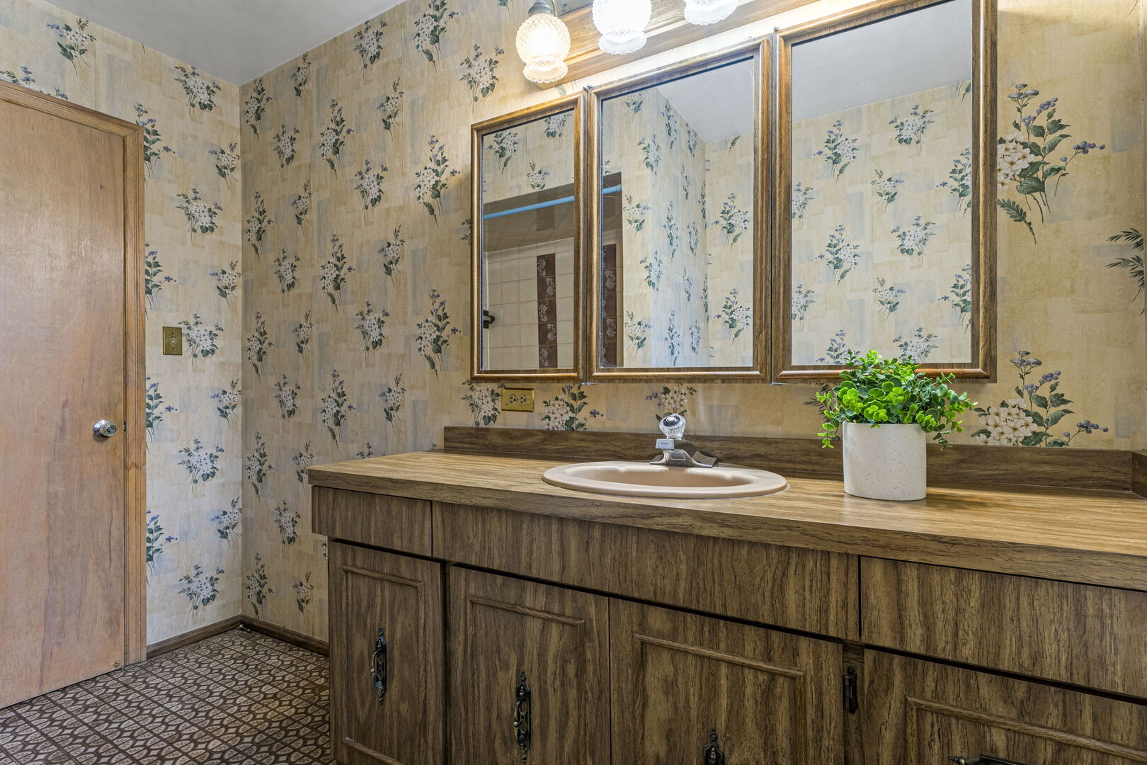 231 Bartram Road Riverside, IL 60546 - Photo 18 of 38 Gallery Image 18