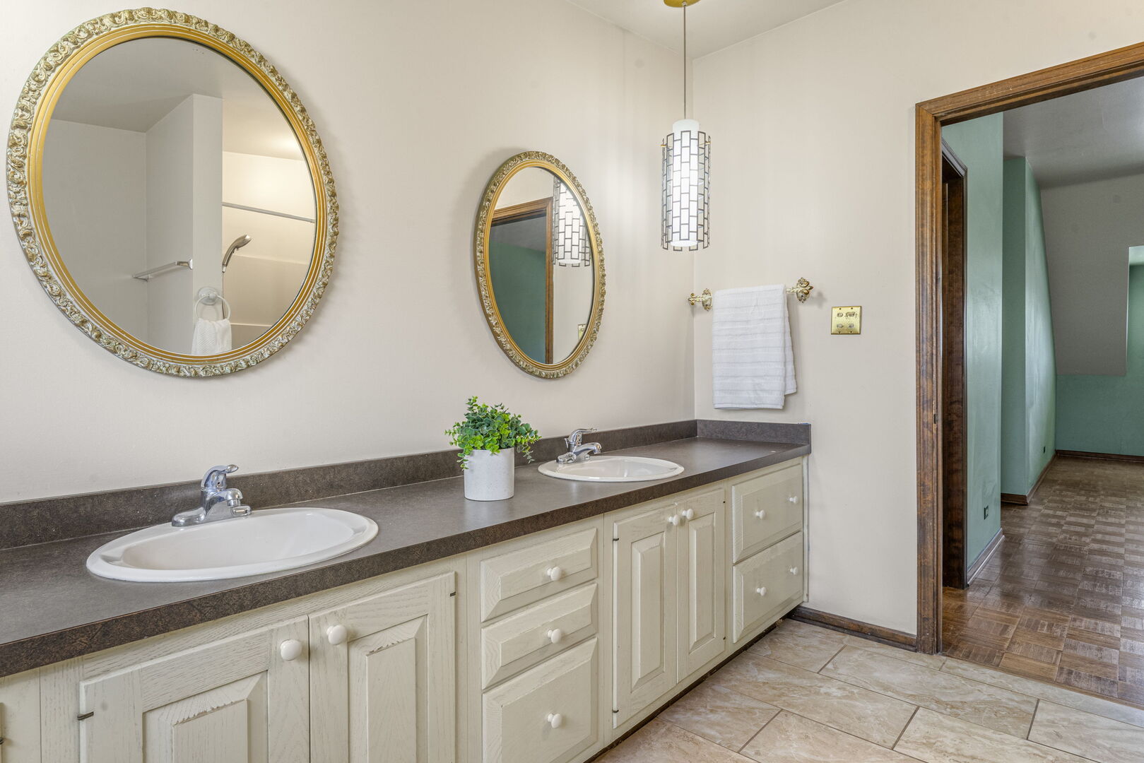 231 Bartram Road Riverside, IL 60546 - Photo 23 of 38 Gallery Image 23