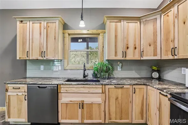 $499,000 | 10802 Pat Daly Road, Cadet, MO 63630