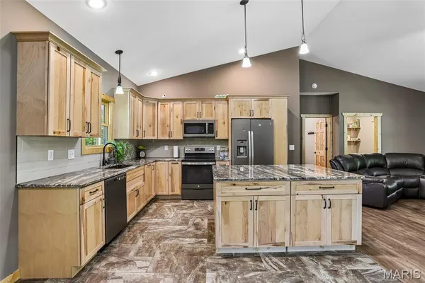 $499,000 | 10802 Pat Daly Road, Cadet, MO 63630