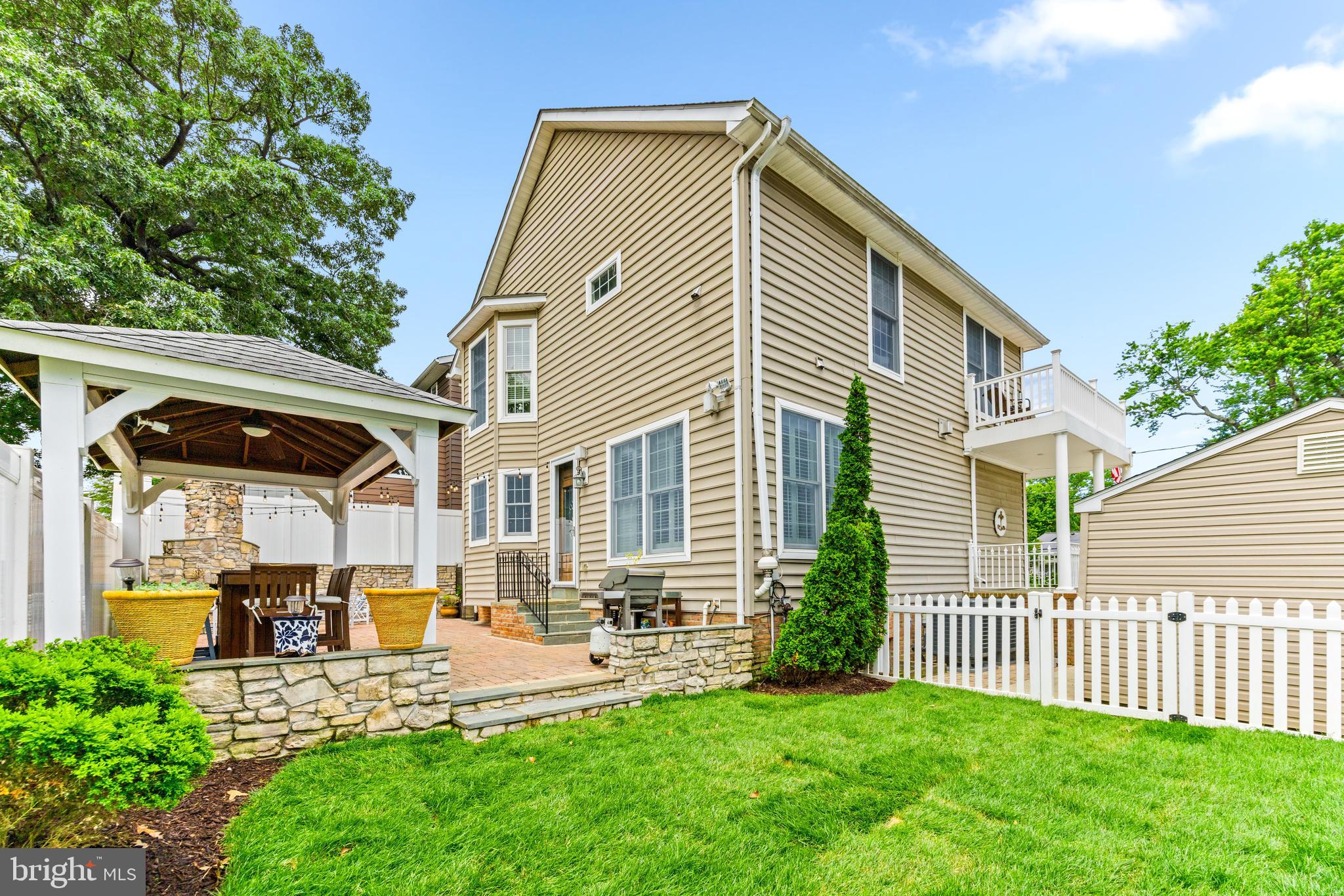 10 Dogwood Road Riva, MD 21140 - Photo 57 of 58 a front view of a house with a yard