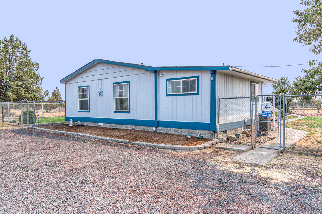 7105 Southwest Shad Road Terrebonne, OR 97760 - Photo 29 of 42 Shad Dr SW 7105 (25 of 43)