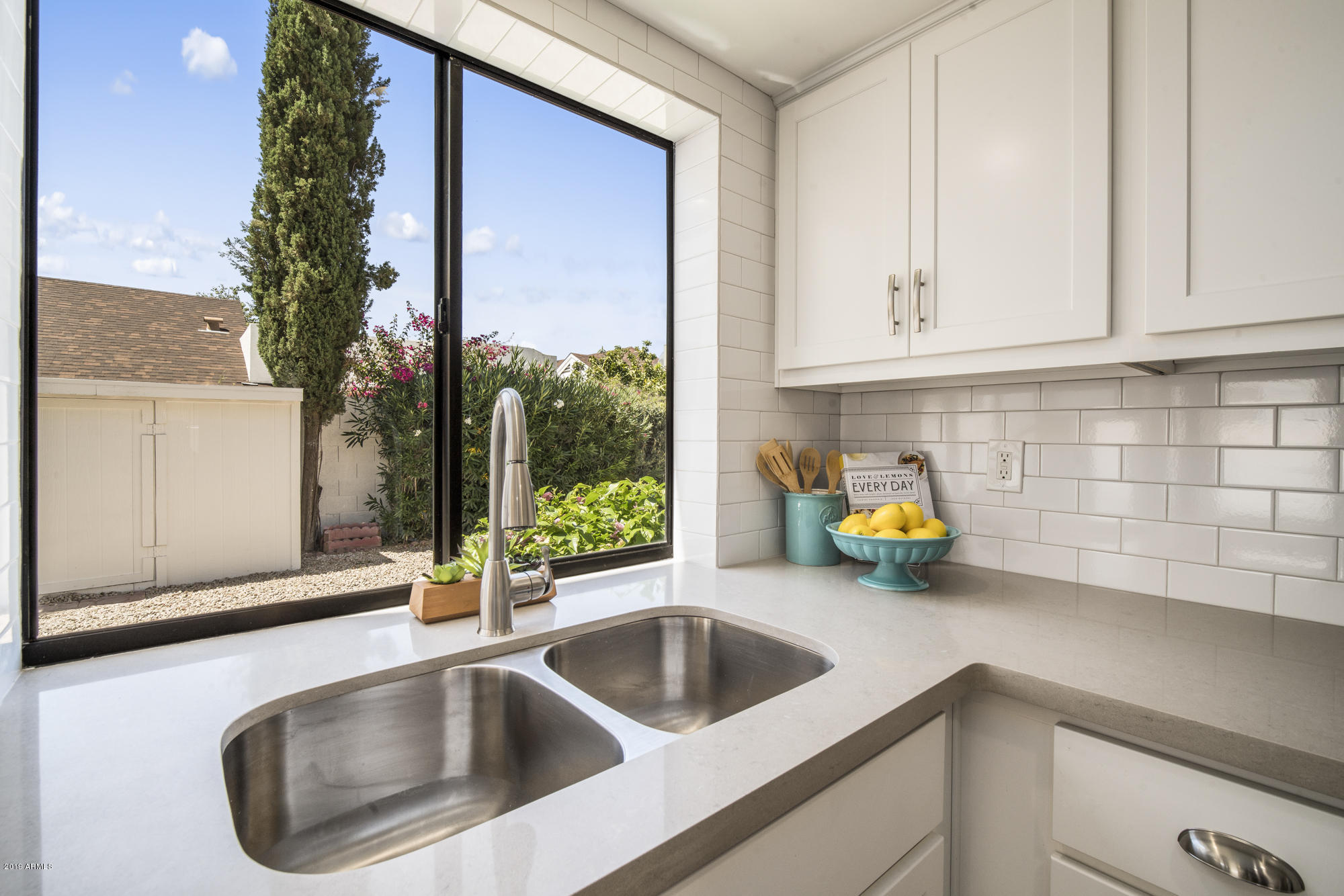 3313 East Clark Road Phoenix, AZ 85050 - Photo 3 of 30 Amazing Kitchen