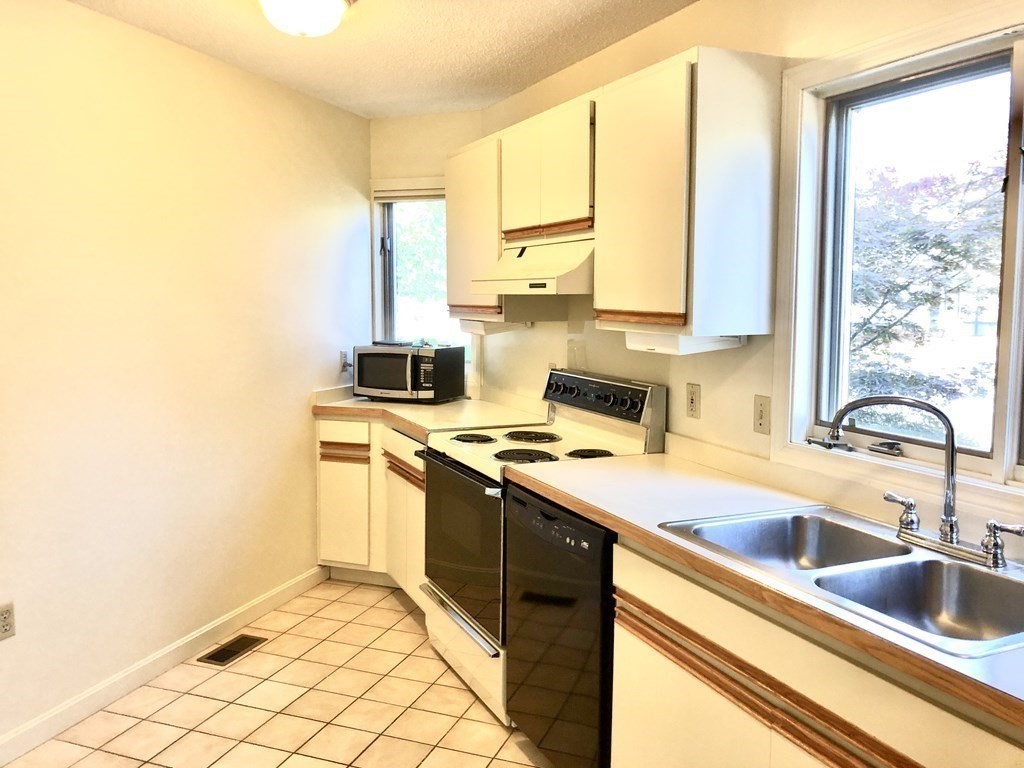 15 Flume Road, Unit 3 Gloucester, MA 01930 - Photo 8 of 24