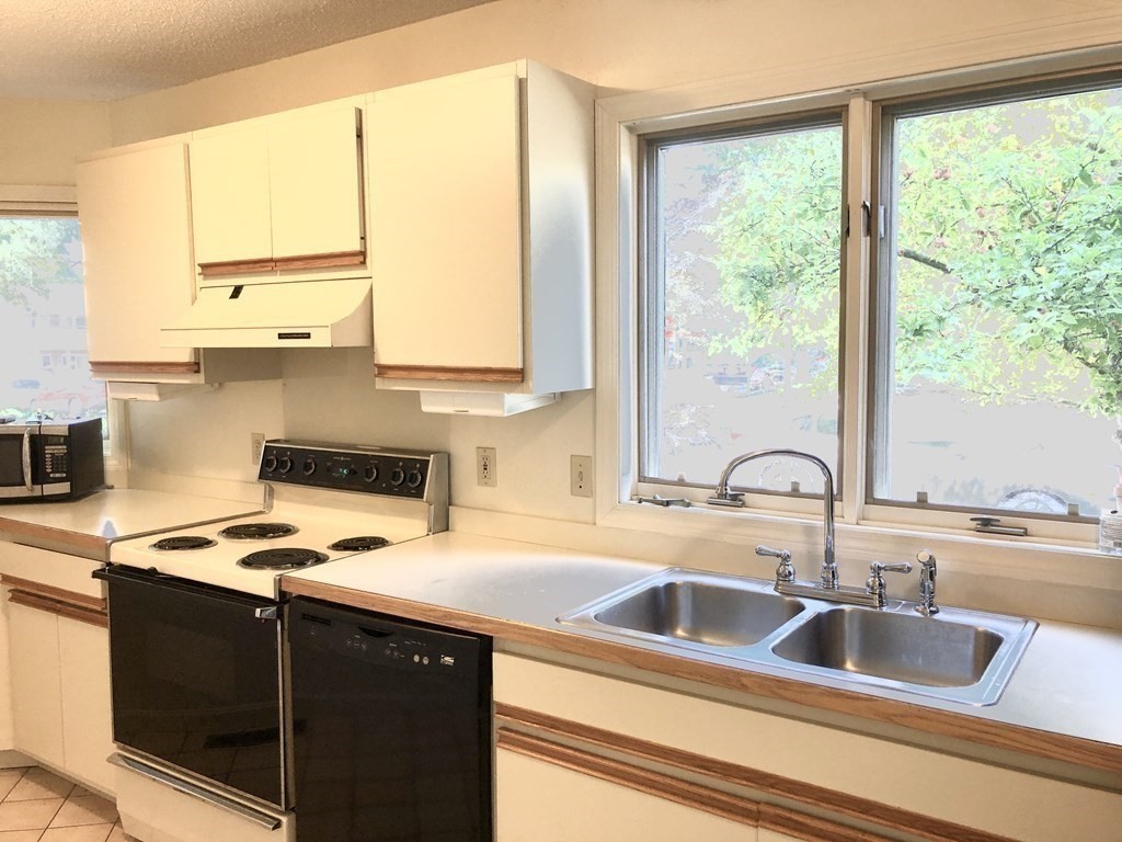 15 Flume Road, Unit 3 Gloucester, MA 01930 - Photo 9 of 24
