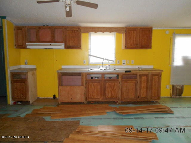 3201 Elm Grove Road Kinston, NC 28504 - Photo 7 of 10 DSCN0455
