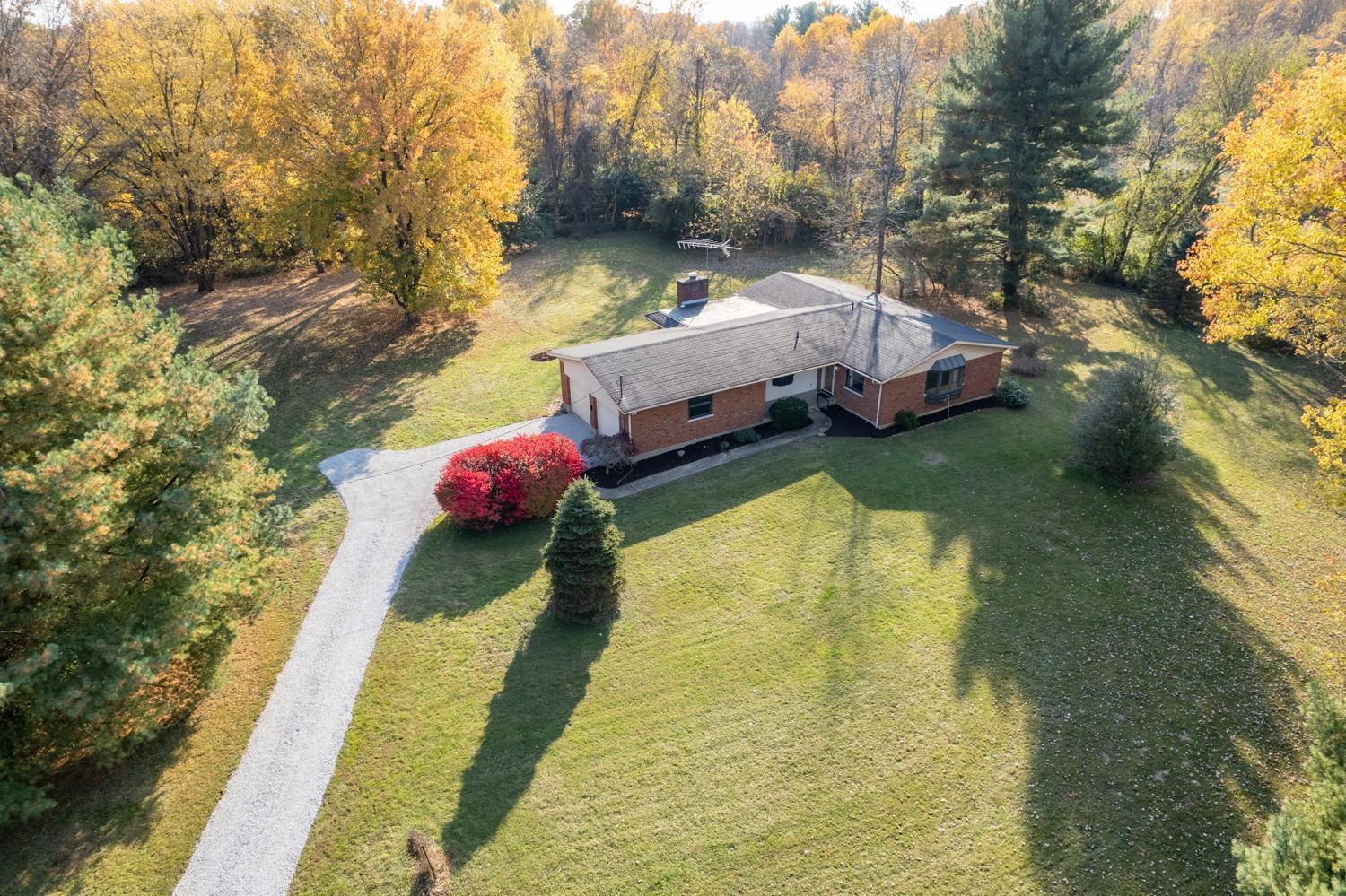 849 Locust Corner Road Cincinnati, OH 45245 - Photo 3 of 44 Gallery Image 3