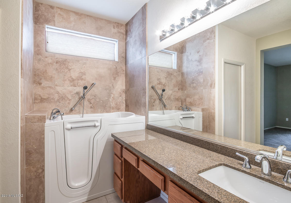 923 East Royal Oak Road Tucson, AZ 85755 - Photo 14 of 25