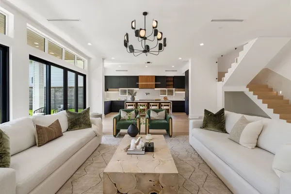 $1,850,000 | 963 West 41st Street, Houston, TX 77018