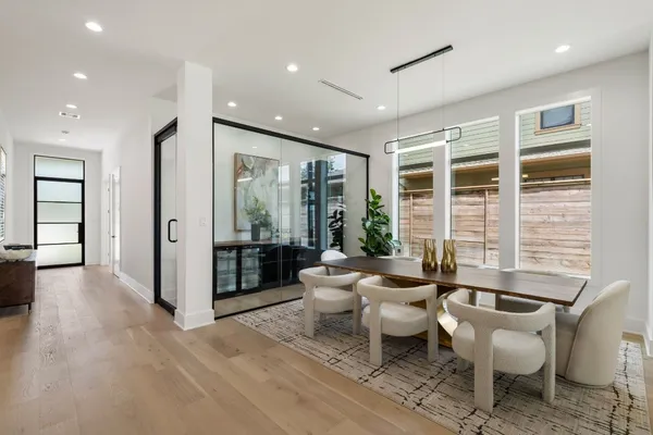 $1,850,000 | 963 West 41st Street, Houston, TX 77018