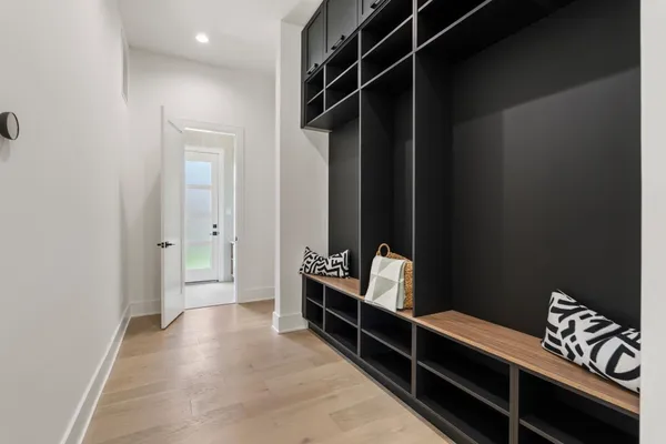 $1,850,000 | 963 West 41st Street, Houston, TX 77018