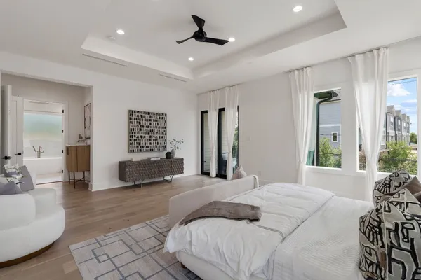 $1,850,000 | 963 West 41st Street, Houston, TX 77018