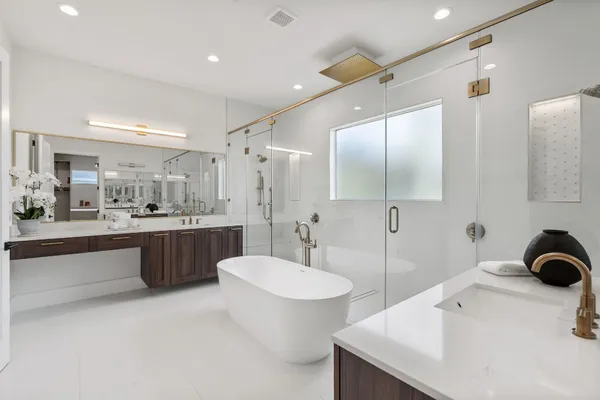 $1,850,000 | 963 West 41st Street, Houston, TX 77018