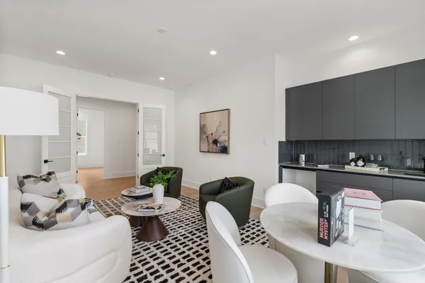 $1,850,000 | 963 West 41st Street, Houston, TX 77018