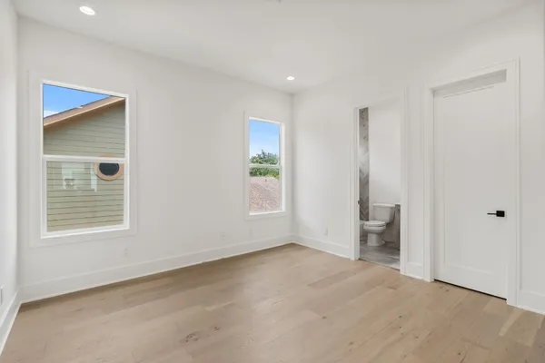 $1,850,000 | 963 West 41st Street, Houston, TX 77018