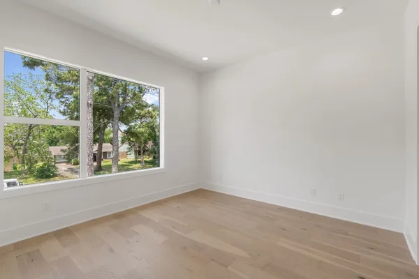 $1,850,000 | 963 West 41st Street, Houston, TX 77018
