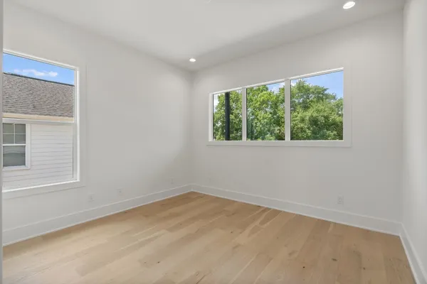 $1,850,000 | 963 West 41st Street, Houston, TX 77018