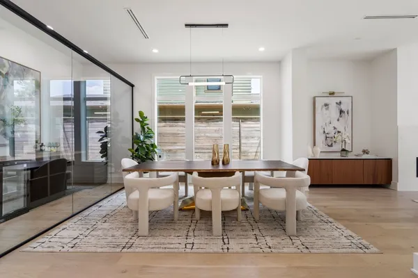 $1,850,000 | 963 West 41st Street, Houston, TX 77018