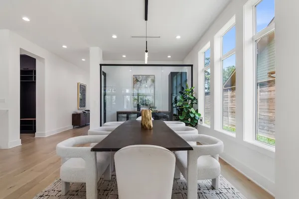 $1,850,000 | 963 West 41st Street, Houston, TX 77018