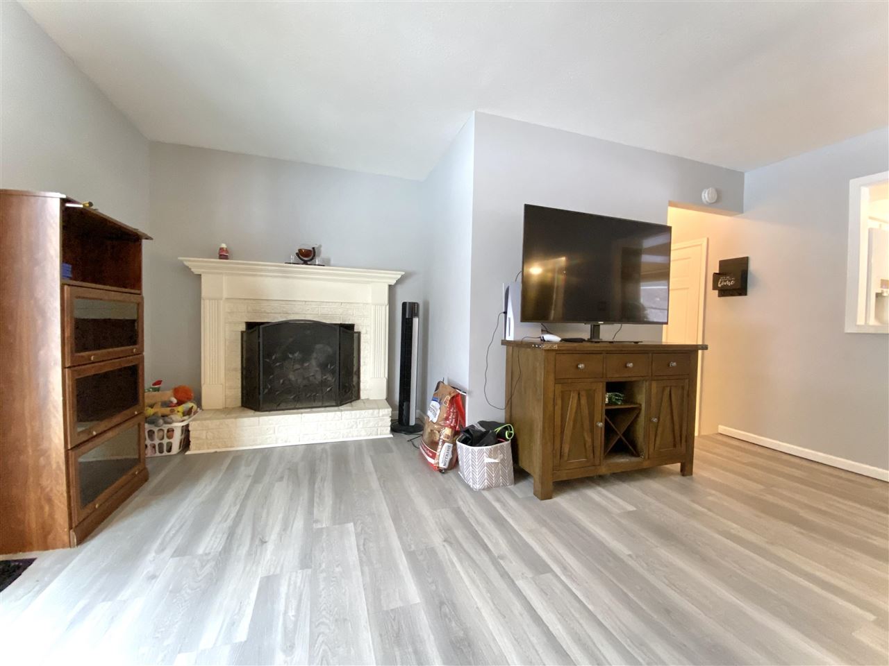 10048 West Mount Morris Road Flushing, MI 48433 - Photo 13 of 51 50063354-12.JPG