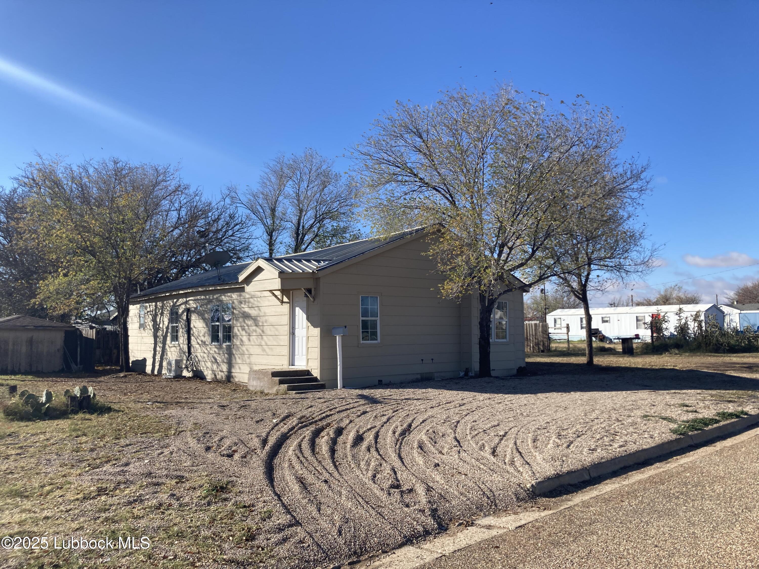 413 West 5th Street Post, TX 79356 - Photo 3 of 20 IMG_6131 (1)