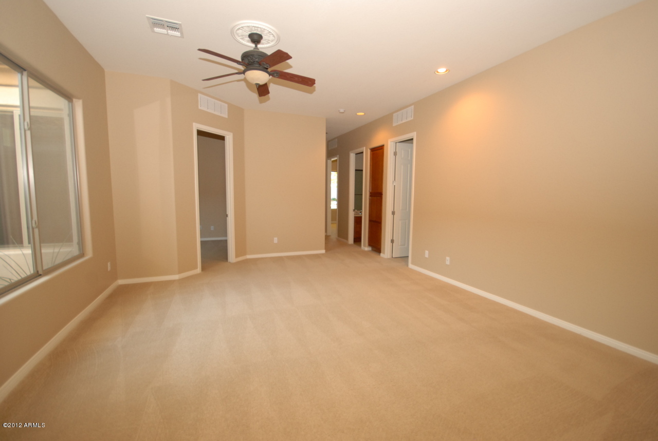 4714 East Ruffian Road Gilbert, AZ 85297 - Photo 14 of 32 Family Room2
