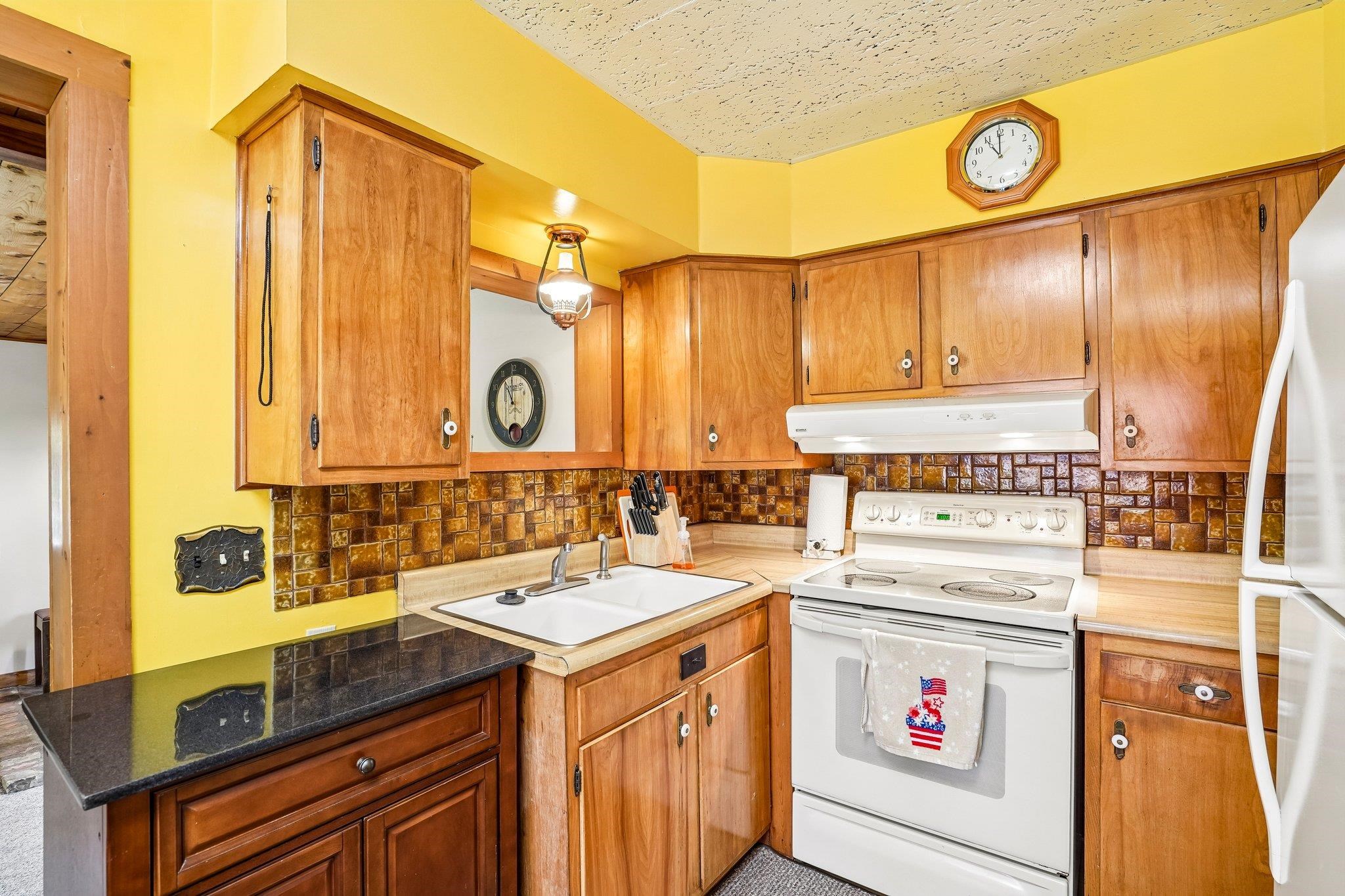 5106 Reed Lane Waunakee, WI 53597 - Photo 13 of 54