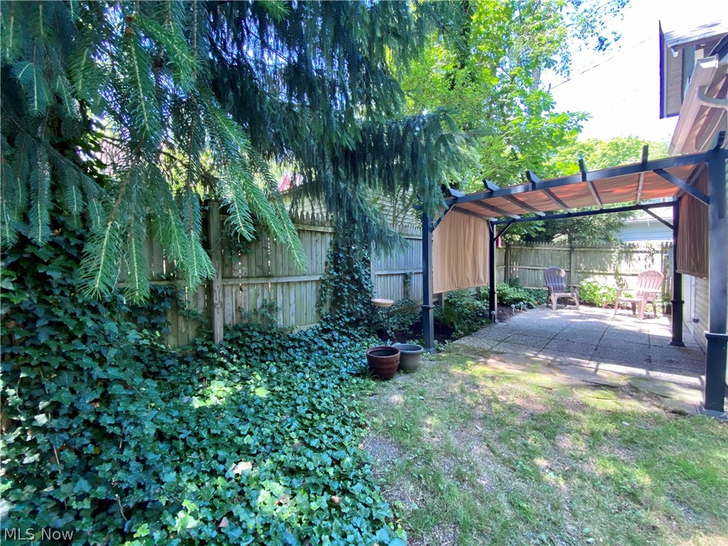 14298 Superior Road Cleveland, OH 44118 - Photo 33 of 35