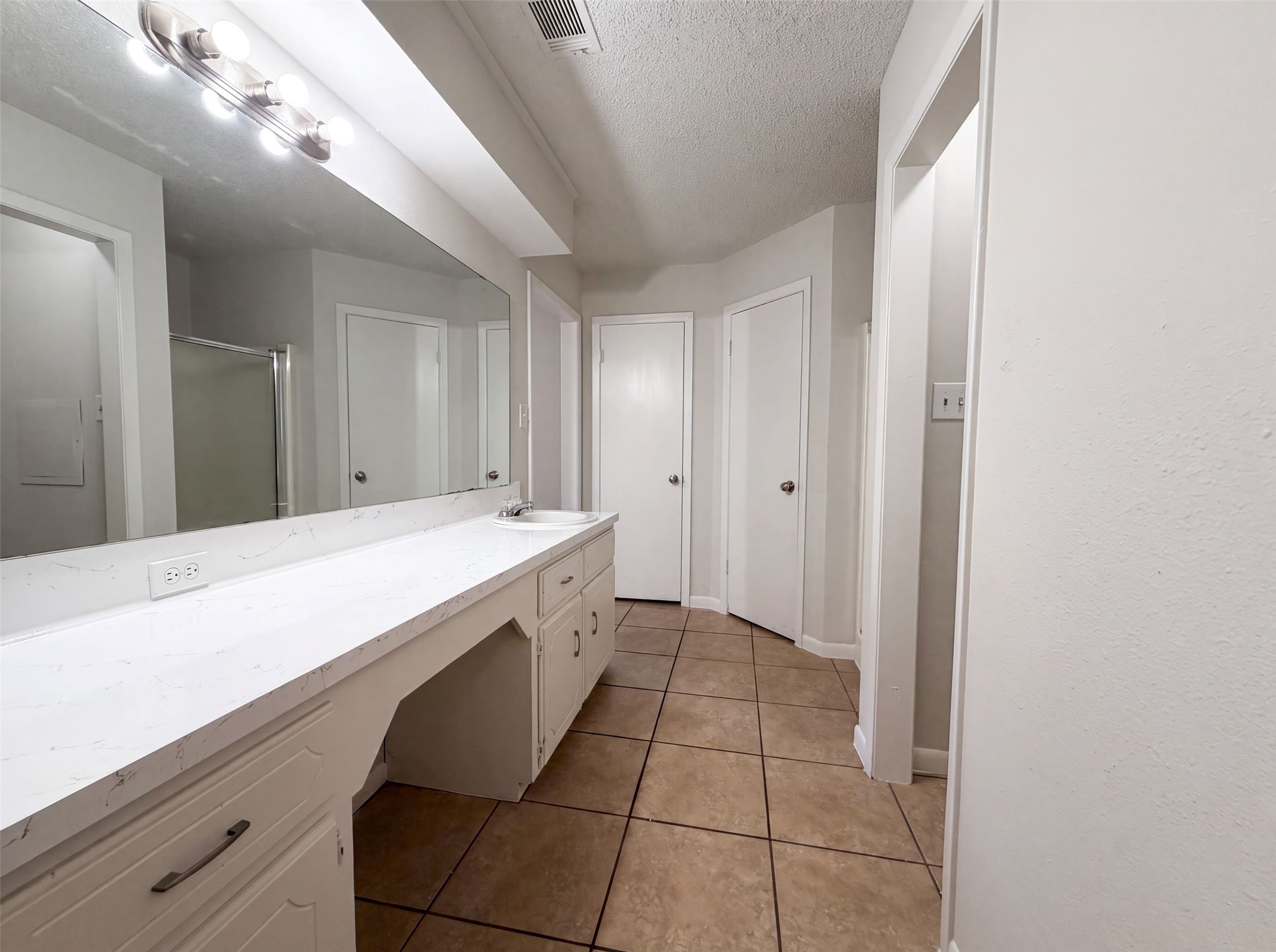 8 Sunnybrook Lane Angleton, TX 77515 - Photo 14 of 16