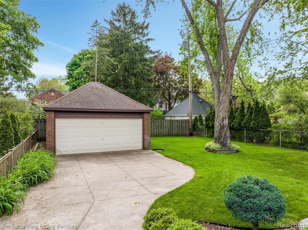 1251 Whittier Road Grosse Pointe Park, MI 48230 - Photo 31 of 33