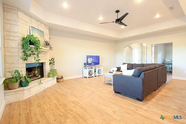 $475,000 | 325 O W Lowrey Drive, Salado, TX 76571