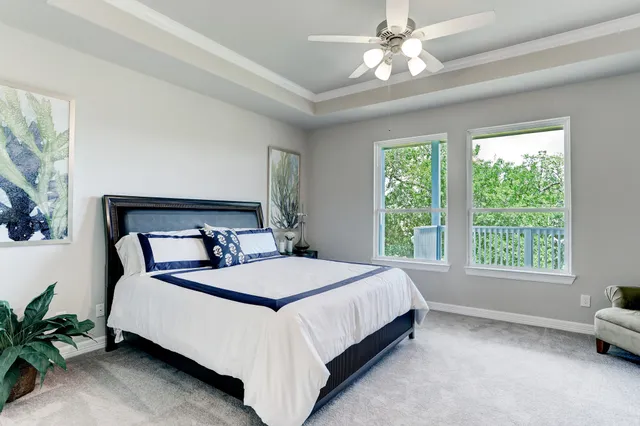 $739,900 | 3921 Peacock Isle Drive, Dickinson, TX 77539