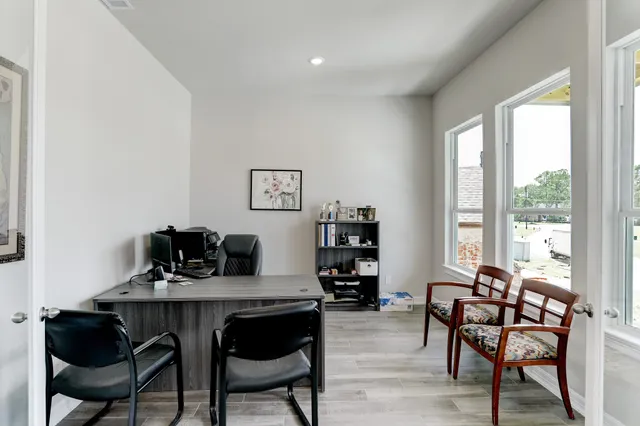 $739,900 | 3921 Peacock Isle Drive, Dickinson, TX 77539