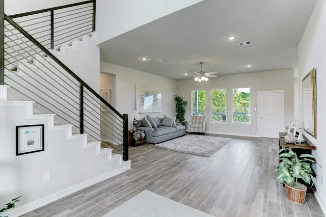 $739,900 | 3921 Peacock Isle Drive, Dickinson, TX 77539